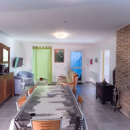 Vakantiehuis Le De La Faiencerie