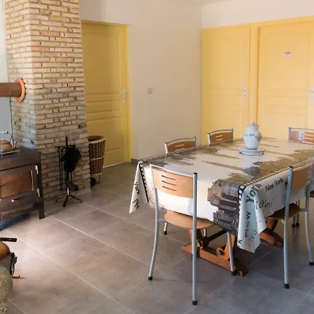 Le De La Faiencerie Holiday home *